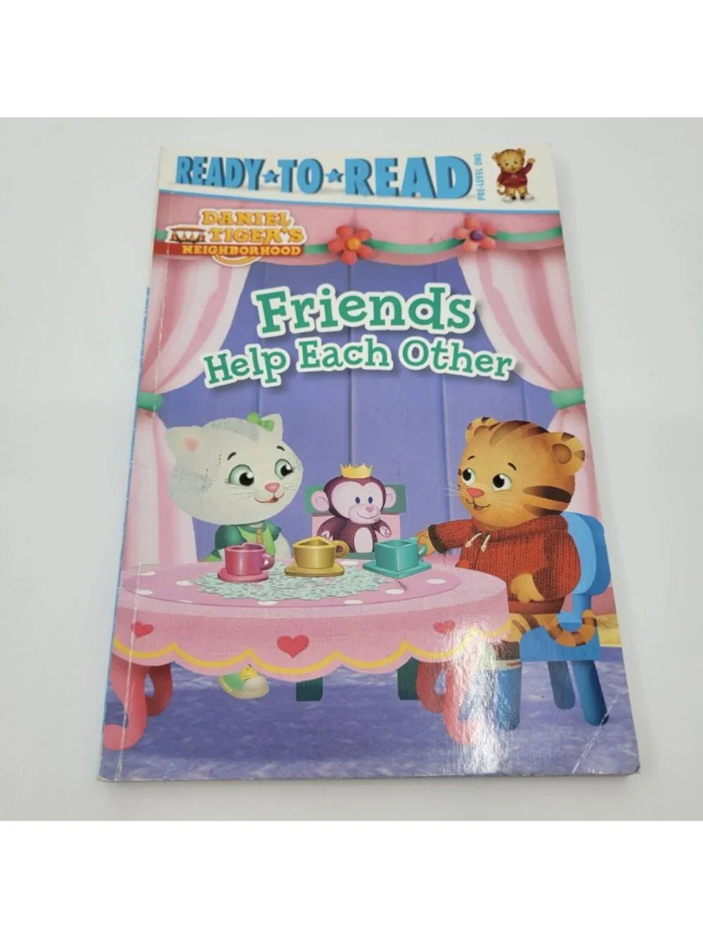 Daniel Tiger's Neighborhood Lot of Beginning Readers & Children's Books - BK063